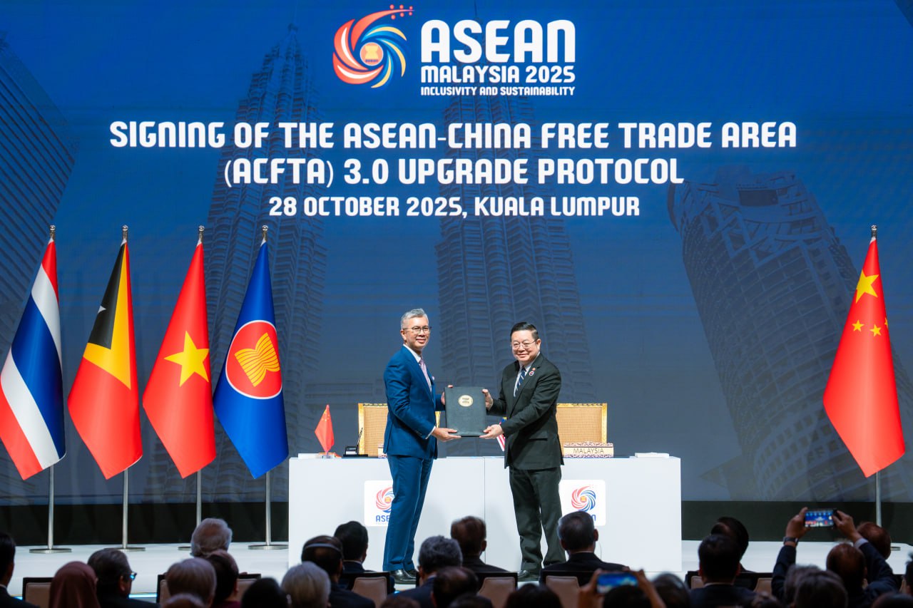 ASEAN and China Sign Upgraded Free Trade Agreement to Deepen Regional Integration