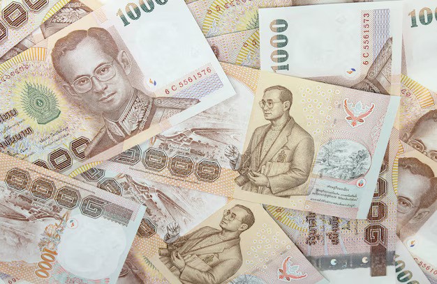 Samdech Techo Hun Sen Urges Border Residents to Shift from Thai Baht to Riel or US Dollar to Safeguard Against Potential Risks