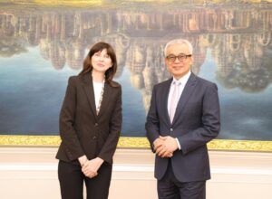 Aun Pornmoniroth Welcomes New Development Aid for Medium- and Long-Term Growth