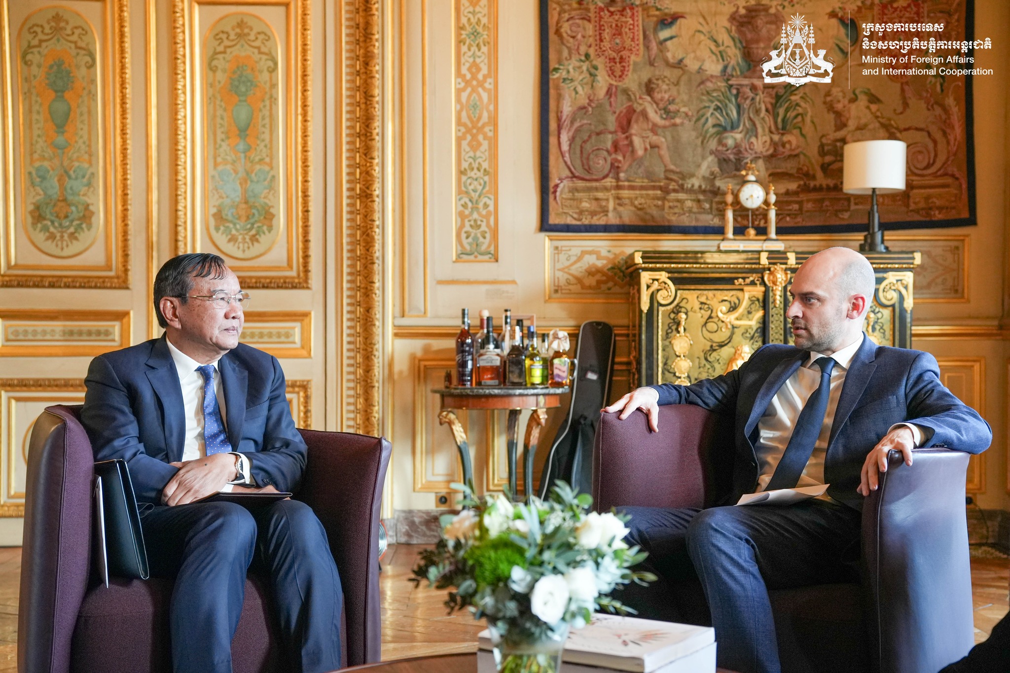 Cambodia, France Discuss Border Dispute, Francophonie Summit in Paris