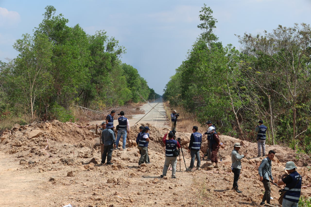 MK84 Bomb Strike Disrupts Traffic on Cambodia’s National Road 58