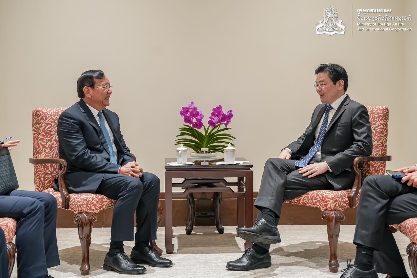 Cambodia Foreign Minister Meets Singapore PM to Boost Cooperation
