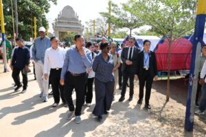 Francophonie Chief Visits Cambodian Displaced Families Near Thai Border