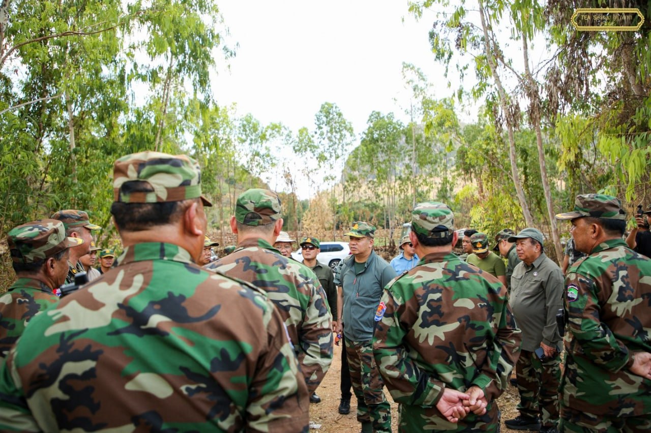 Cambodia Defence Minister Visits Troops at Thai Border