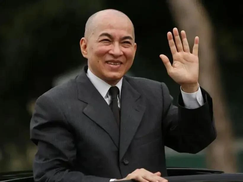 King Norodom Sihamoni to Receive Surgery in China