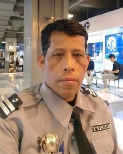 Thai Security Guard Resigns After Complaints He Looked Like King