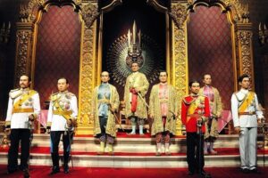 Thais Commemorate Founding of Chakri Dynasty