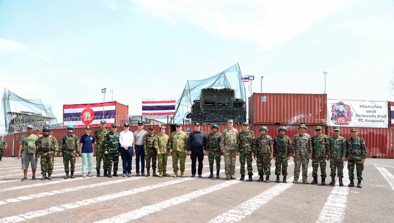 Cambodia Shows Military Attachés Area Blocked by Thai Forces