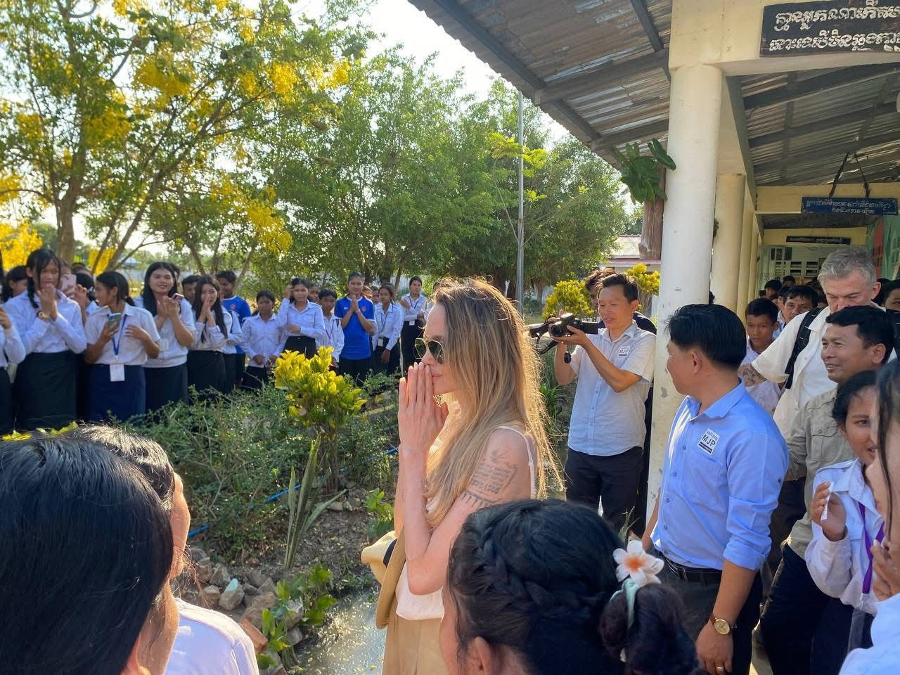 Angelina Jolie Pledges to Promote Cambodia Globally