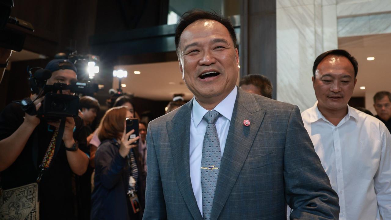 Thai PM Warns Corrupt Officials: “A Thief Always Leaves Traces”