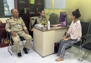 Online Seller Confesses to Smuggling Thai Durian into Cambodia