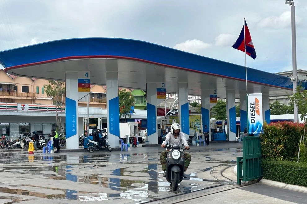 Thai Oil Giant PTT Seeks New Markets After Sales Collapse in Cambodia