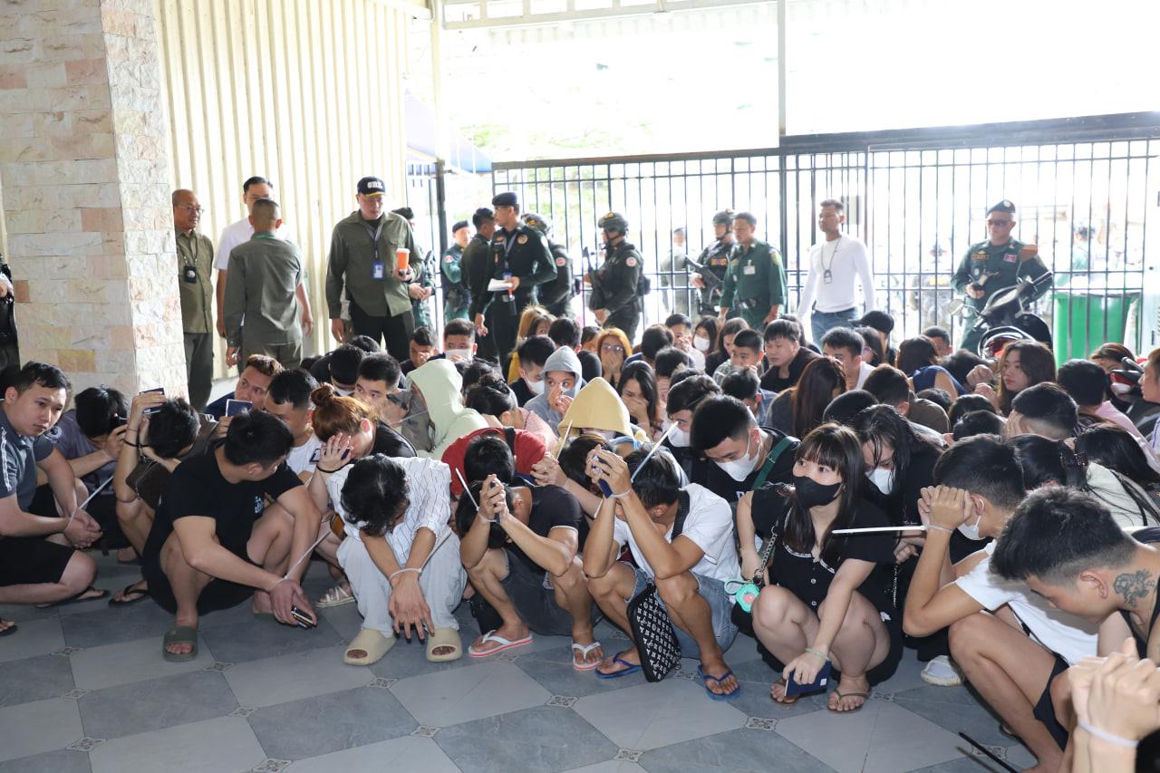 More Than 100 Thai and Vietnamese Nationals Detained After Poipet Online Fraud Raids