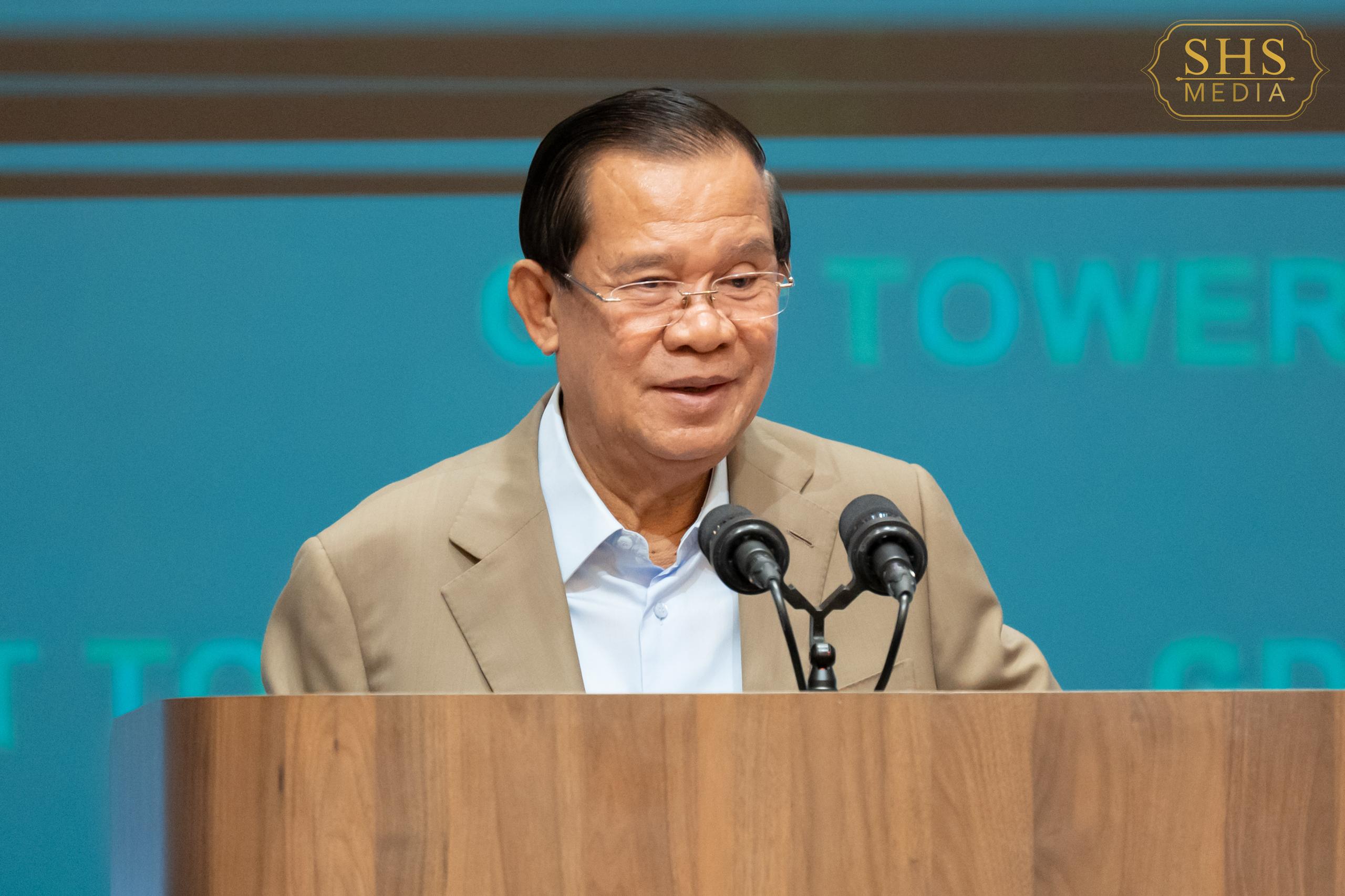 Hun Sen Says Cambodia Now Talks in Billions, Not Millions