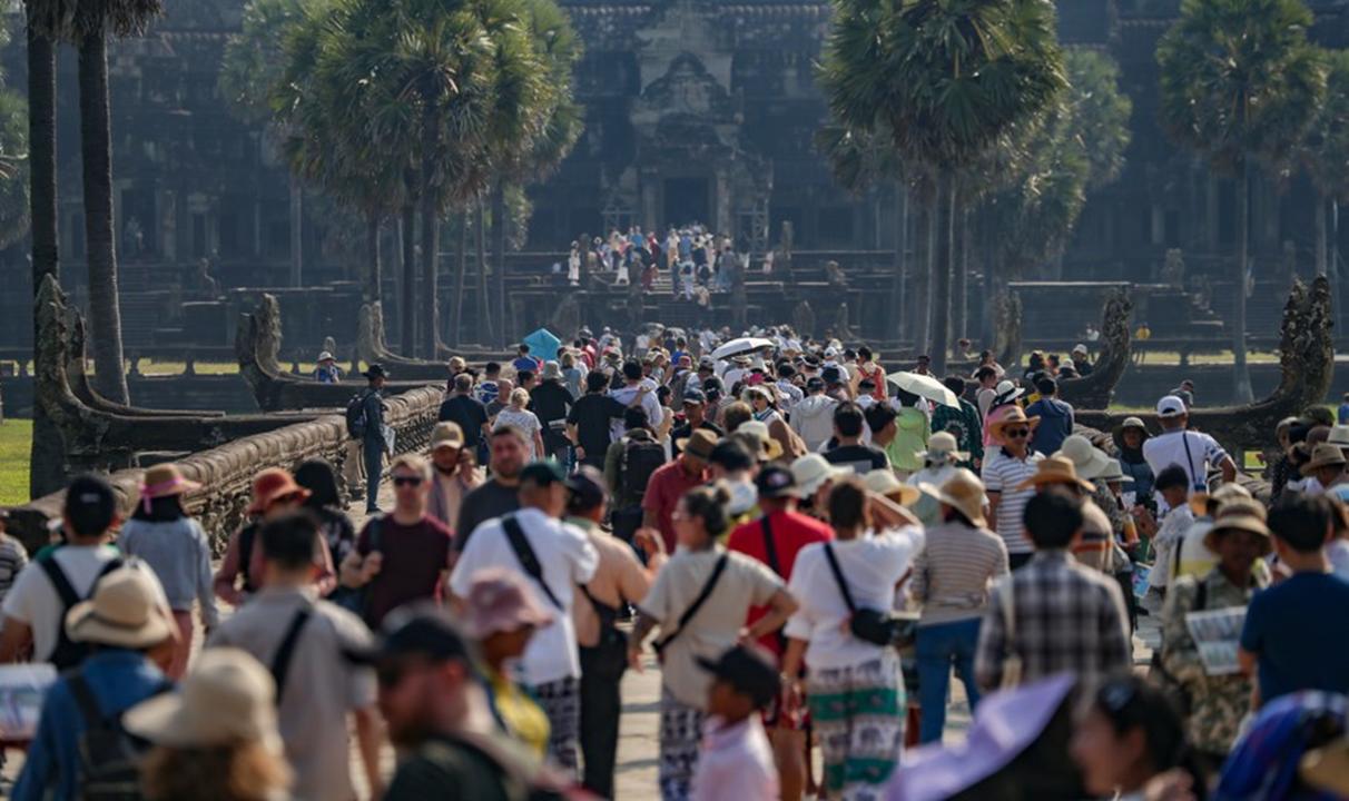 Cambodia Waives Visas for Chinese Visitors from June 15