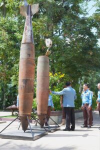 Cambodia Exhibits MK-84 Bomb as Evidence of Thai Border Conflict