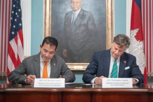 Cambodia and US Sign First Bilateral Open Skies Pact