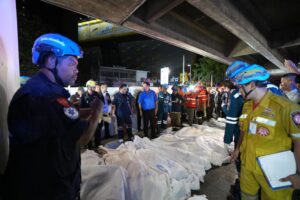 27 Killed as Fire Engulfs Popular Pub in Bangkok