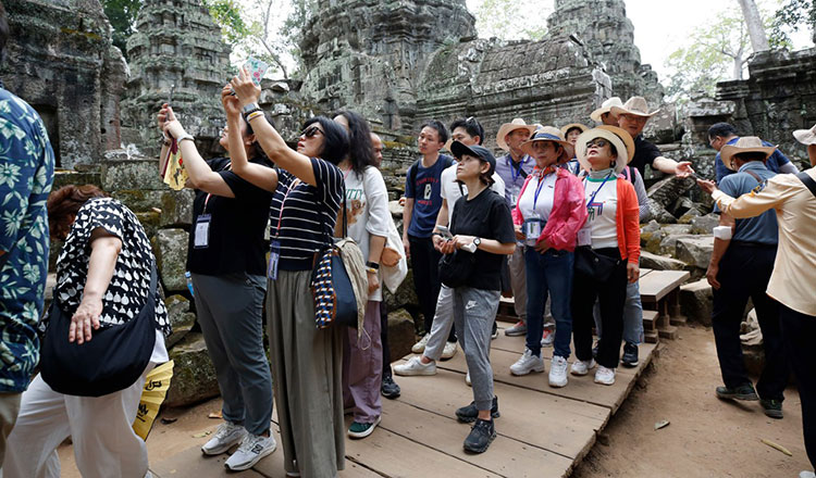 More Than 100,000 Chinese Nationals Enter Cambodia Under Visa-Free Initiative