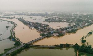 Thai King Leaves Vietnam as Heavy Rain, Floods and Landslides Kill Three