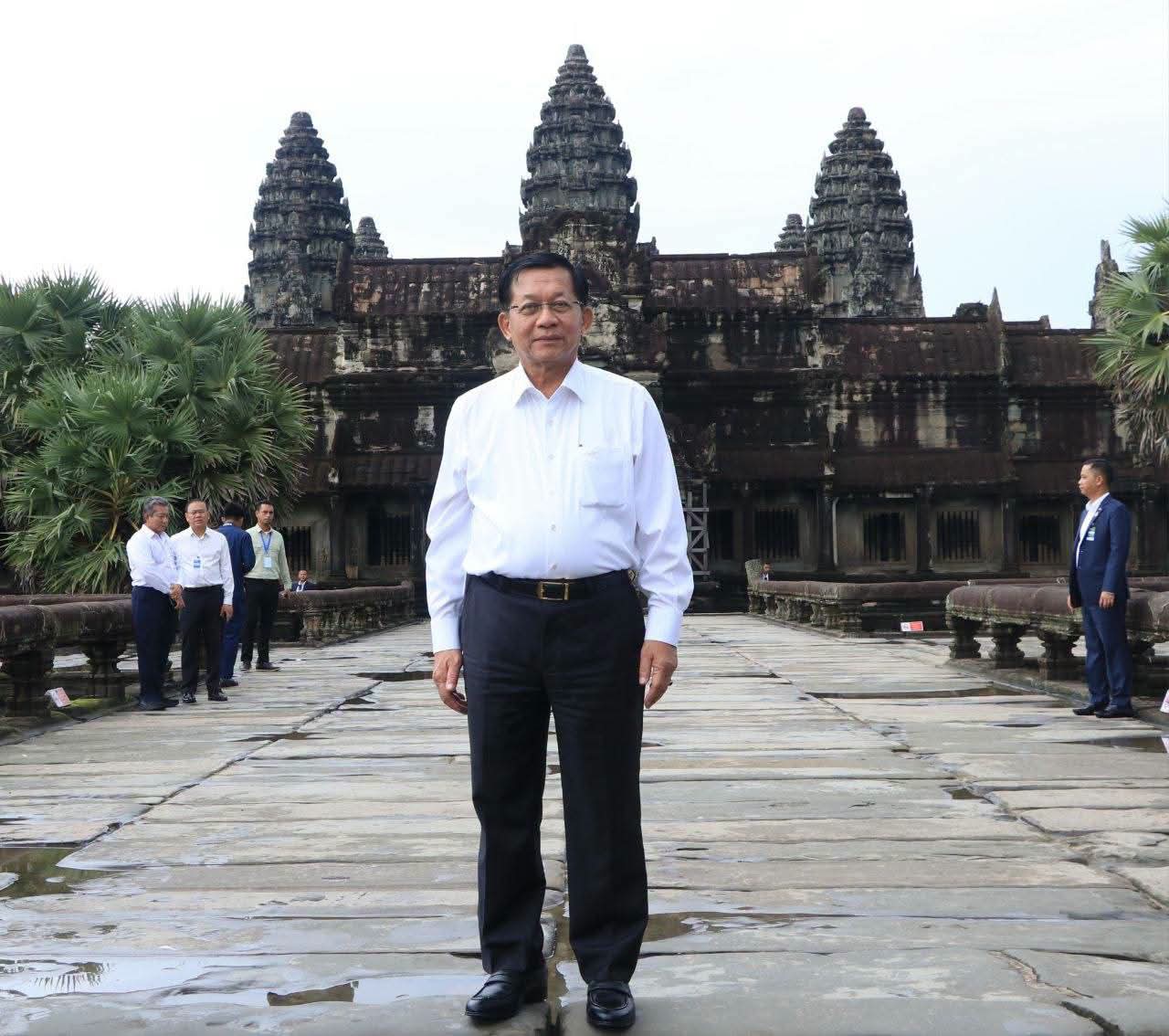 Min Aung Hlaing Praises Cambodia’s Rich Heritage After Visiting Angkor Wat
