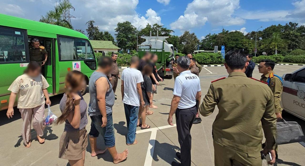 Laos Hands Over 7 Thai Nationals Linked to Online Gambling Network